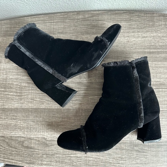 Stuart Weitzman On The Fringe Black Ankle Boots Block Heel Booties Womens Size 9 - Picture 3 of 15